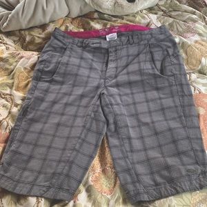 mountain hardware hiking shorts